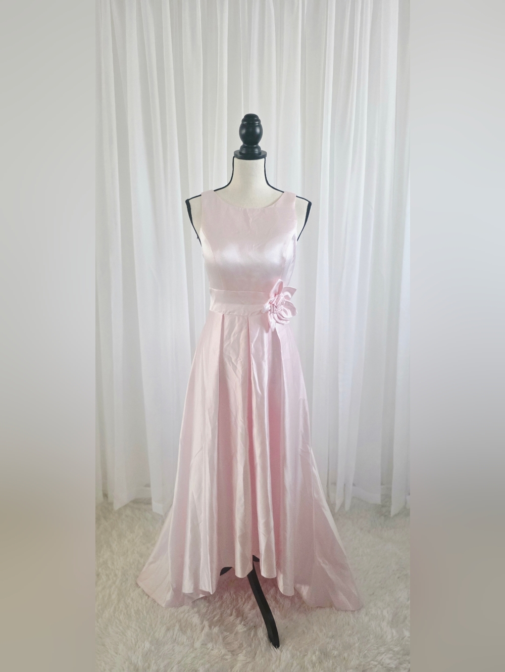 Elegant Light Pink Satin A-Line Dress with Waist Flower
